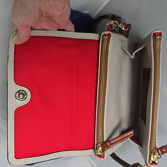 EUC Dooney & Bourke Bone Colored Crossbody Bag - Picture 3 of 10